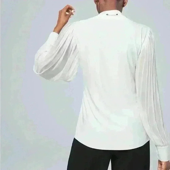 White House Black Market - Chain Detail Blouse - Picture 3 of 9